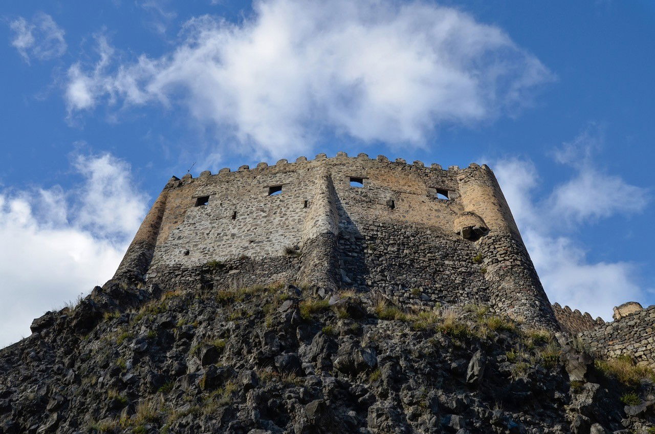 Things to do in Vardzia - Khertvisi fortress